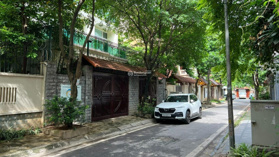 Các căn biệt thự Linh Đàm bán dt 231m2, 250m2, lô góc 290m2, giá từ 160tr/m2, 4 tầng, thang máy, sđ