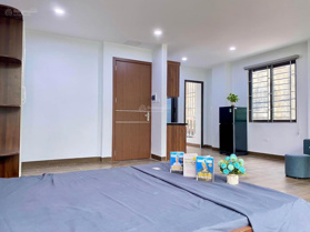 Bán tòa CHDV Quan Hoa, SV ĐH Giao Thông, 65m2*6 tầng, 15 phòng, doanh thu 80 triệu/th