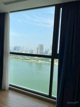 Tôi chính chủ bán căn 4pn 146m2 duy nhất tòa Vinhomes D''Capitale, giá 16 tỷ. LH 0977 632 716