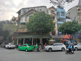 Chính chủ cần bán gấp nhà Phố Trung Kính 75m2 x 5 tầng lô góc, vỉa hè rộng KD sầm uất giá 32 tỷ