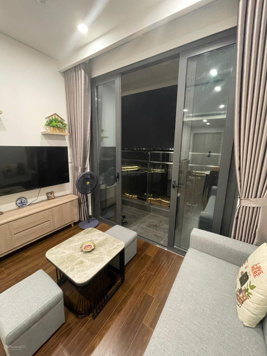 Chính chủ cho thuê căn hộ View hồ toà A Masteri West Heights 2N2VS full nội thất. Giá 15tr/1tháng.