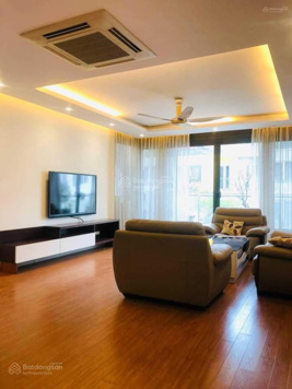 CC phố Hoàng Đạo Thúy - Trung Hòa căn góc 3 ngủ sáng, 113.5m2 giá 7.5 tỷ nội thất cao cấp