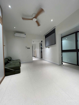 Chính chủ bán căn TT T4 phòng 412 A, 2 phòng ngủ, nội thất hiện đại, giá chỉ 2.68 tỷ