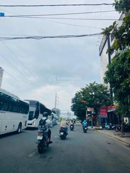 **Bán nhà mặt đường Chính Hữu**