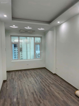 Bán gấp nhà, ngõ 266 Đội Cấn, nhà đẹp ở luôn, nở hậu, gần ô tô, DT 42m2, giá 6,2 tỷ