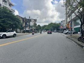 Bán mặt tiền Bà Triệu đoạn ngã ba Nguyễn Thái Học ngang 6m