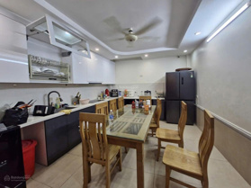 Chính chủ bán nhà Trung Kính, Cầu Giấy 52m2 5 tầng giá 16.8 tỷ