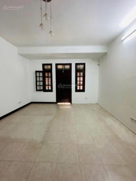 Hoàng Quốc Việt - Cầu Giấy: Phân lô - ô tô tránh - dân trí - kinh doanh vp 19.5 tỷ