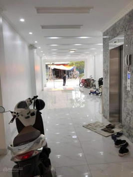Bán nhà 5 tầng thang máy mặt phố Chiến Thắng 82m2 mt 5m kinh doanh sầm uất