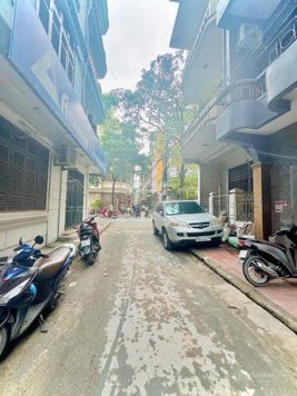 Tin chuẩn - Thái Hà - 63m2x5T - gara 3 ô tô - ô chờ thang máy - mặt ngõ thông - kinh doanh - 18.2tỷ