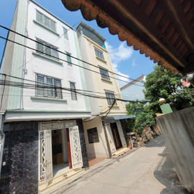Cc bán nhà tổ 14 Yên Nghĩa Dt 30m2, 4 tầng full nội thất căn góc ngõ thông ô tô quay đầu giá 3tỷ75