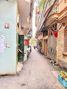 Nhà lô góc - oto đỗ cửa - hai mặt tiền - ngõ thông - kinh doanh