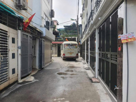 Căn góc (Sổ 32,7m2 x 4 tầng) đường thông - Xe buýt qua nhà - 100m ra trục QL6 mở rộng 6 làn xe