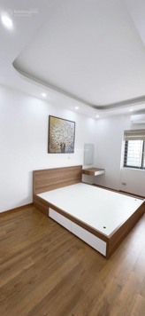 Bán căn hộ chung cư 70 m2,2 PN, 2WC KĐT Trung Hòa Nhân Chính,