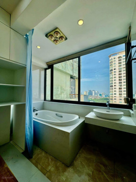 Bán chung cư ngay Trần Quý Kiên 62m2, 2 ngủ, 2 vs, giá 4 tỷ.