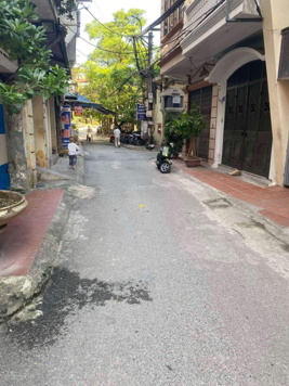 Chính chủ bán nhà phân lô Pháo Đài Láng - Đống Đa 30mx5 tầng, ôtô tránh, vỉa hè, kinh doanh 10.2 tỷ