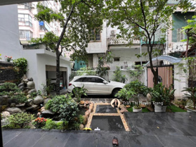 Bán biệt thự sân vườn 200m2 phố Vĩnh Phúc, gara ô tô, bể bơi, tiểu cảnh siêu đẹp, 32 tỷ 0973 355 626