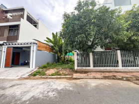 Cần bán đất 115m2 chủ ngộp, ở đường Phạm Thị Bạch Vân, MT, gần chợ P4, TP. Gò Công