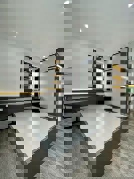 Chính chủ có nhu cầu cần bán căn hộ chung cư tòa B2 HUD2 Tây nam linh đàm - Diện tích 67m² thông thủy - Thiết kế 3 ngủ 2 wc, phòng khách , bếp , ban công phòng khách - Pháp lý rõ ràng, sổ đỏ chính chủ - Nội thất đầy đủ , sàn gỗ , trần thạch cao , tủ