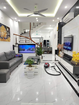 Bán nhà ngõ 58 Triều Khúc, ô tô vào nhà, 5 tầng dân xây kiên cố, mặt tiền rộng, thoáng trước sau