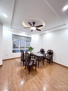 Bán nhà Lê Trọng Tấn, 42m2, 5 tầng, 10,9 tỷ, ô tô đỗ cửa KD vip