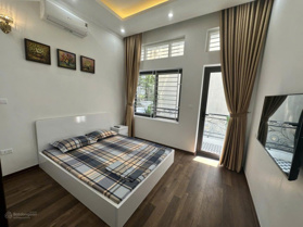 Bán nhà Vũ Tông Phan, DT 80m2, 6 tầng, thang máy, ô tô vào nhà, giá 8 tỷ