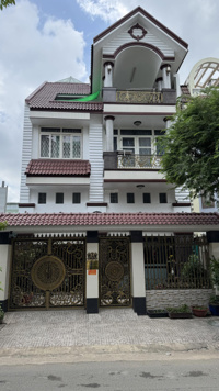 Chính chủ bán gấp biệt thự luxury giá tốt, vị trí kim cương tại đường Số 9 KDC Trung Sơn