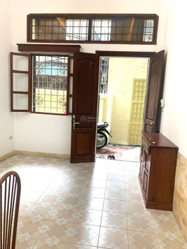 Nhà dân xây tâm huyết tại đường Phan Đình Giót, 40/45 m2 đất lành vượng phát, an sinh rất tốt