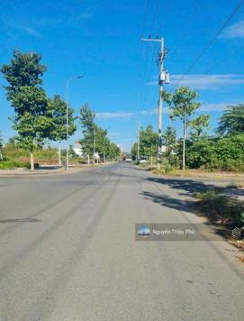 Bán lỗ lô đất MTĐ Trương Thành Công, cách trường cao đẳng Tiền Giang 500m, DT 120m2/SHR/600TR