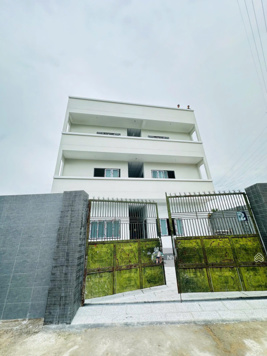 Chính chủ cần bán CHDV Hiệp Phú dãy nhà bao gồm 48 phòng cho thuê 150 triệu / tháng ~1.8 tỷ/năm