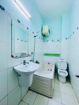 Nhà nở hậu 4m MT Tái Thiết, P11, Tân Bình. 3,9x12,8(50m2). 1trệt-2lầu-ST. Giá TL; 3 tỷ 5. Sổ riêng