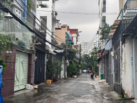 Bán nhà riêng diện tích đất 74.8m2 hẻm xe hơi ngay sân bay TSN