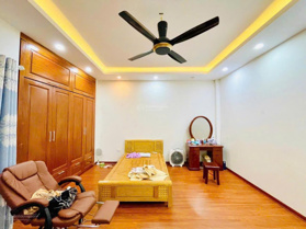 Bán nhà Triều Khúc P. Thanh Xuân Nam Q. Thanh Xuân HN ô tô đỗ gần DT 35m2 x giá 5.59 tỷ