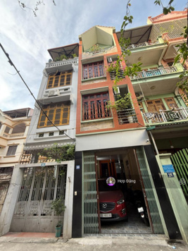 Nhà phân lô, ô tô ngủ trong nhà, ngõ to hơn phố, thông cả quận, DT 50m2 rộng 3,1m nhỉnh 8 tỷ