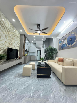Rất hiếm, nhà Lê Văn Lương, thoáng trước sau, ngõ to rộng gần phố 37m2 x5 tầng, hơn 5 tỷ