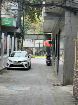 Cần bán tòa apartment Hoàng Quốc Việt ngõ nông siêu gần phố, thông tứ tung 85m2x9 tầng giá 20 tỷ