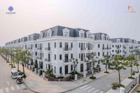 Nhỉnh 26 tỷ, bán nhanh 03 căn biệt thự Vip tại KĐT Dương Nội Nam Cường, đường lớn, view đẹp