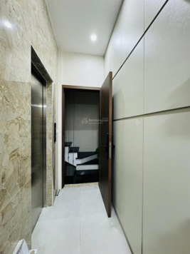 Tôi cần bán nhà 7 tầng - trước nhà rộng 5m thang máy - sổ nở hậu. Mặt ngõ thông ôtô. Gọi 0966 608 599