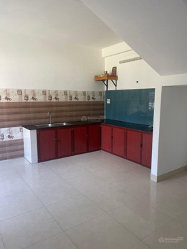 Chào bán căn nhà 3 tầng đường 7m5 kẹp, sát Bùi Tá Hán (Khuê Mỹ)