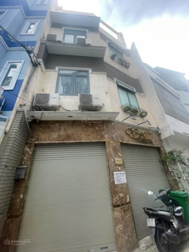 Bán nhà ngay mặt tiền Võ Thị Sáu Phường Tân Định Quận 1 DTCN 112m2 HĐT 70tr/tháng