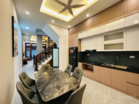 Bán nhà ngay KĐT Định Công ngõ ô tô rộng thoáng 2 thoáng trước sau sát phố 70m x 5 tầng mặt tiền 4m