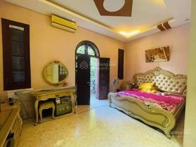 Gấp - biệt thự Nguyễn Khánh Toàn - 123m2 - MT 6,1m - sân ô tô - thoáng trước sau - giá 30 tỷ