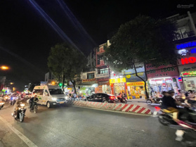 Bán gấp nhà mặt phố 4PN, 4WC tại đường Ông Ích Khiêm, giá 15 tỷ 8, giá tốt nhất thị trường