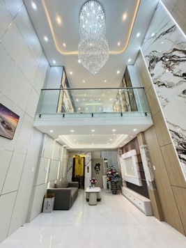 Bán nhà Hòa Bình đường Minh Khai, diện tích: 90,4m2, lô góc 6 tầng, MT: 5,5m ngõ nông oto 7 chỗ vào