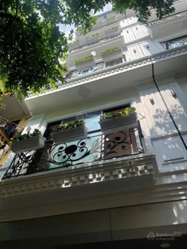 Bán nhà Hoàng Quốc Việt phân lô - ô tô vào nhà - Ngõ đẹp 50m2 5 tầng thang máy hơn 14 tỷ