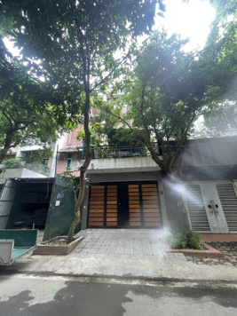 Bán nhà liền kề KĐT Yên Hoà 75m2, MT 5m, 5 tầng nhà đẹp vị trí đẹp giá tốt, LH 0989 031 677