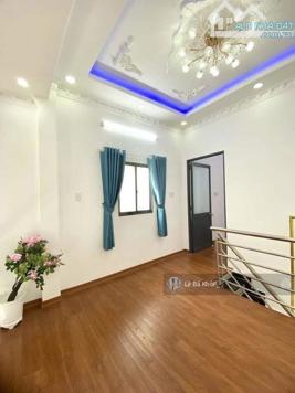 SANG TÊN TRONG NGÀY HẺM 1/Cống Quỳnh-Q1,52m2/4tỷ250 Sổ riêng 3phòng ngủ chỉ có ở đây. có HĐT 16TR