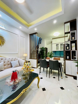 Bán nhà phố Trương Định, Hai Bà Trưng, nhà mới nội thất đẹp hiện đại, nở hậu nhẹ