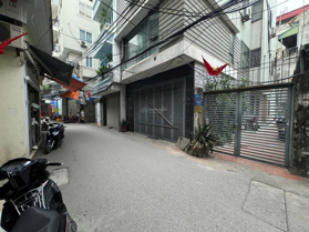 Thang máy ô tô tránh trước cổng nhà đẹp ở ngay - trung tâm quận Thanh Xuân - 34m2*6T, giá 8.x tỷ