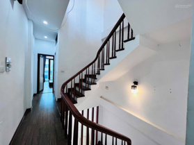 Siêu phẩm duy nhất 3 tầng 1tum tại ngõ 66 Đường Nguyễn Hoàng, Mai Dịch,Cầu Giấy DT: 52m2,ngõ vào 8m